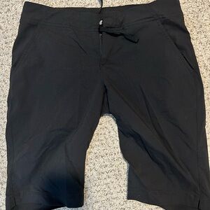 Ladies Columbia shorts